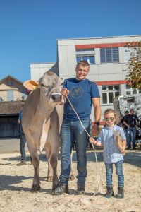 Schneutersiegerin und Miss OB 10